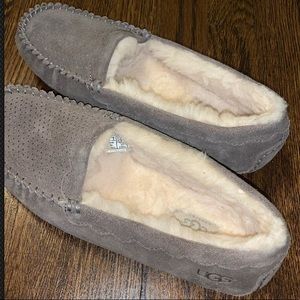BRAND NEW!! UGG AUSTRALIA MOCCASIN SLIPPERS GRAY